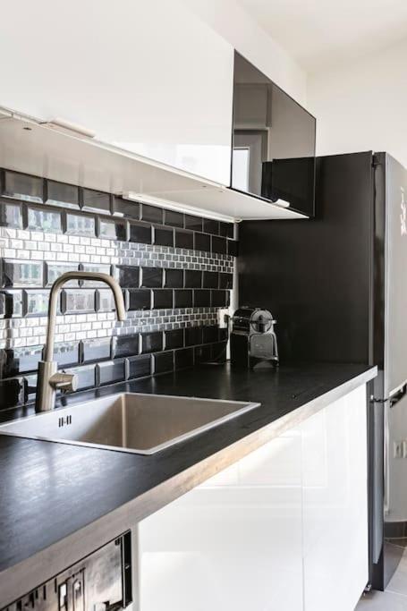 Grand Appartement , Paris La Defense Arena, 50 Metres De La Gare, 15 Min Champs Elysees Nanterre Exterior foto